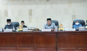 Rapat paripurna laporan pertanggung jawaban bupati terhadap pandangan umum Fraksi-fraksi, di ruang sidang paripurna, Rabu, (30/6/21).