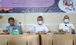 Anggota DPRD Luwu Timur, Mahading, Bupati Luwu Timur Budiman, Kadis Kominfo Masdin (foto: Luwuraya.com)