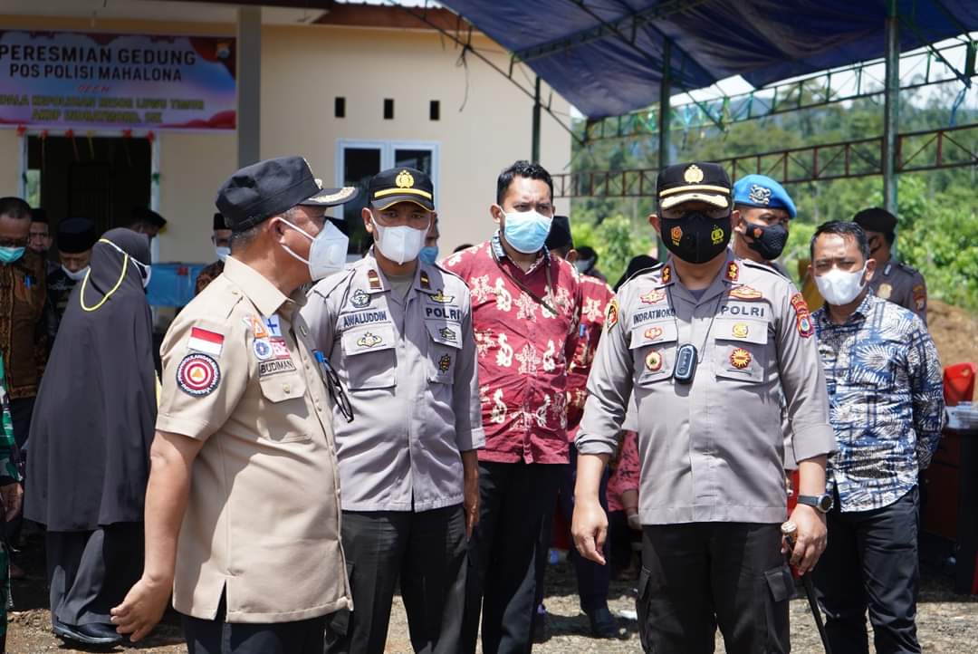 Tinjau pos polisi mahalona