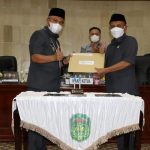 Bupati Budiman bersama H. Muh. Siddiq BM, penandatanganan nota kesepahaman KUA dan PPAS