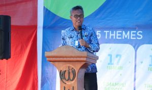 Bupati Luwu Timur, H. Budiman menyempatkan diri untuk menghadiri kegiatan Timampu Health Week 2022 yang digelar di pelataran parkiran dermaga Timampu, Desa Timampu, Kecamatan Towuti Kamis (17/02/2022), Bupati budiman tak lupa tetap mengingatkan untuk menjaga protkes.