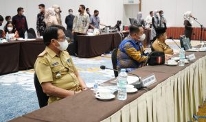 Kepala Badan Keuangan dan Aset Daerah (BKAD), Ramadhan Pirade mengikuti RUPS LB PT. Bank Sulselbar di Jasmine Ballroom Hotel Claro Makassar, Senin (21/02/2022).