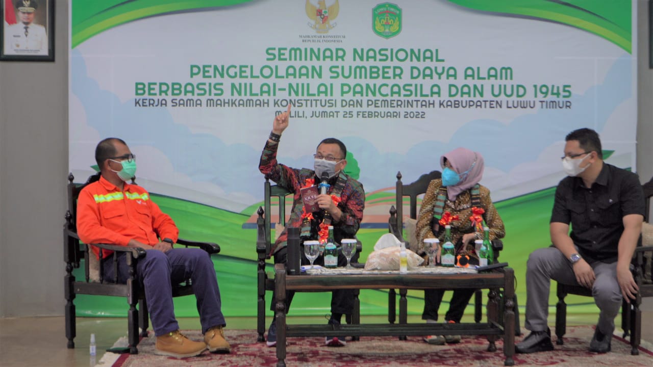 Pemerintah Kabupaten Luwu Timur bekerjasama dengan Mahkamah Konstitutional (MK) Republik Indonesia mengadakan Seminar Nasional Pengelolaan Sumber Daya Alam berbasis Nilai-Nilai Pancasila dan UUD 1945, di Aula Rumah Jabatan Bupati Luwu Timur, Jumat (25/02/2022).