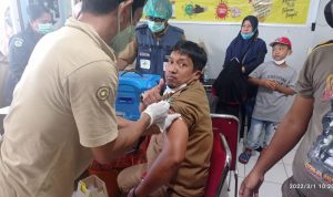 Kepala Dinas Komunikasi, Informatika, Statistik dan Persandian (Diskominfo-SP), H. Hamris Darwis mengimbau masyarakat untuk meningkatkan kekebalan tubuh dengan melakukan vaksinasi agar tidak mudah terpapar virus corona.