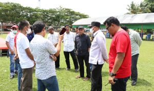 Wakil Ketua I DPRD, M.Siddiq bersama Bupati Luwu timur dan panitia lokal MTQ IX Pada peninjauan persiapan MTQ IX di Kecamatan Wotu.