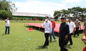 Bupati Luwu Timur, H. Budiman didampingi Wakil Ketua I DPRD Lutim, HM. Siddiq BM. selaku Ketua Panitia MTQ IX meninjau sejauh mana persiapan pembukaan Musbaqah Tilawatil Qur'an (MTQ) IX tingkat Kabupaten Luwu Timur, Minggu (06/03/2022).