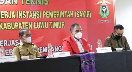 Pemerintah Kabupaten Luwu Timur melalui Bagian Organisasi Sekretariat Daerah Kabupaten Luwu Timur mengadakan Bimbingan Teknis (Bimtek) Penyusunan Sistem Akuntabilitas Kinerja Instansi Pemerintah (SAKIP) bekerja sama dengan Pusat Pengembangan Kebijakan Pembangunan (P2KP) Universitas Hasanuddin (Unhas) Tahun Anggaran 2022, di Swiss Bell Inn Hotel Panakukkang Makassar, Senin (07/03/2022).