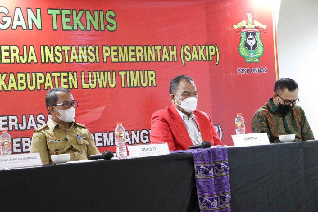 Pemerintah Kabupaten Luwu Timur melalui Bagian Organisasi Sekretariat Daerah Kabupaten Luwu Timur mengadakan Bimbingan Teknis (Bimtek) Penyusunan Sistem Akuntabilitas Kinerja Instansi Pemerintah (SAKIP) bekerja sama dengan Pusat Pengembangan Kebijakan Pembangunan (P2KP) Universitas Hasanuddin (Unhas) Tahun Anggaran 2022, di Swiss Bell Inn Hotel Panakukkang Makassar, Senin (07/03/2022).