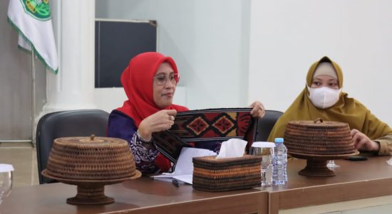 Dewan Kerajinan Nasional Daerah (Dekranasda) Kabupaten Luwu Timur (Lutim) siap berpartisipasi pada Pameran Inacraft 2022 yang akan diselenggarakan di Jakarta pada tanggal 23-27 Maret 2022.