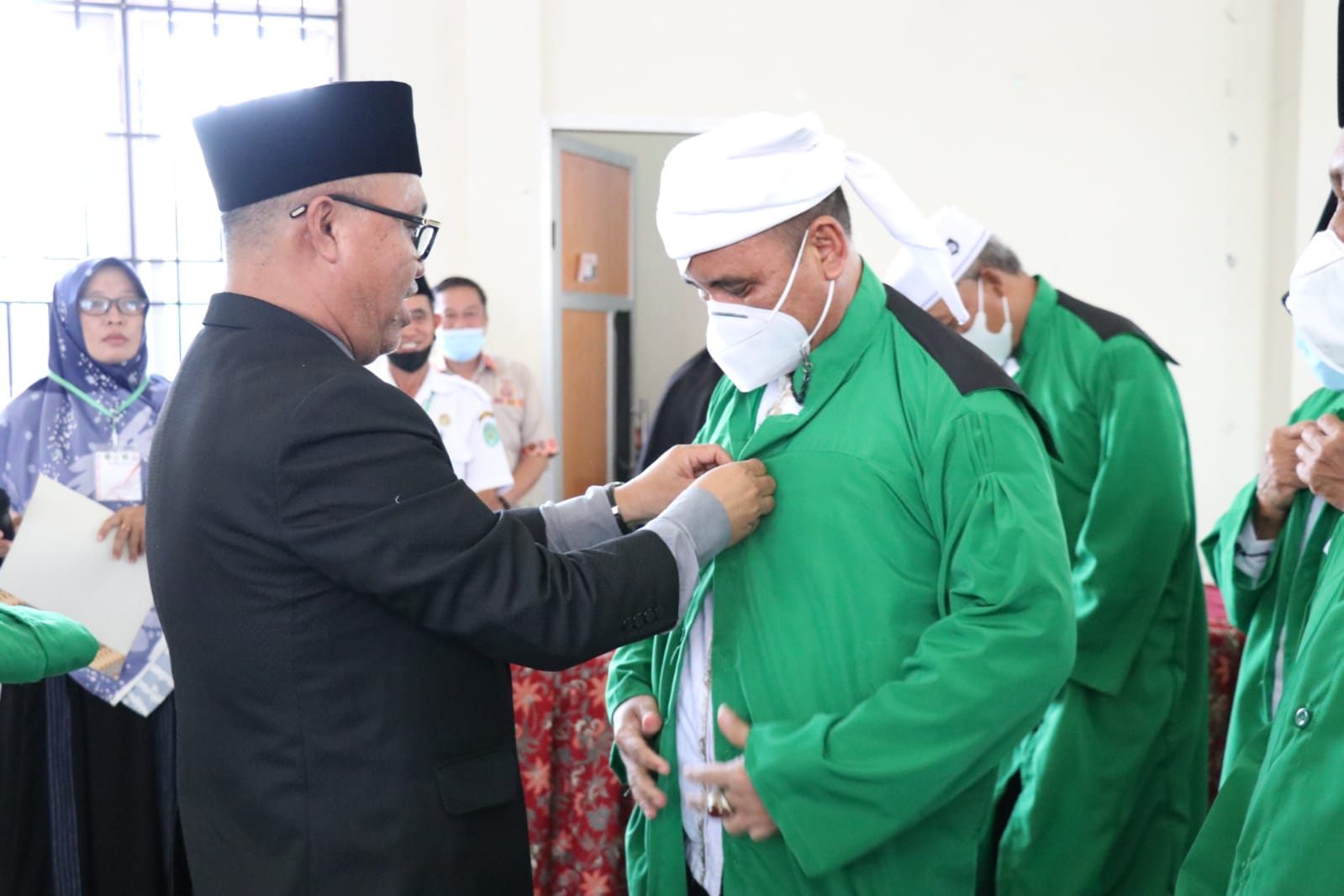 Bupati Luwu Timur, H. Budiman melantik Dewan Hakim Musabaqah Tilawatil Qur'an (MTQ) IX tingkat Kabupaten Luwu Timur Tahun 2022 di Gedung Serba Guna Kecamatan Wotu, Rabu (09/03/2022).