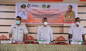 Bupati Luwu Timur, H. Budiman membuka kegiatan Pelatihan Perkoperasian dalam menyusun pelaporan keuangan yang diselenggarakan Dinas Perdagangan, Koperasi, Usaha Kecil Menengah dan Perindustrian (Disdagkoprinum) Kabupaten Luwu Timur di Hotel Sikumbang, Kecamatan Tomoni, Rabu (09/03/2022).