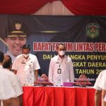 H. Bahri Suli mewakili Bupati Luwu Timur (Lutim) didampingi Kepala Bapelitbangda, Dohri As'ari, mengahadiri Rapat Forum Lintas Perangkat Daerah, dengan tema "Akselerasi Pertumbuhan Ekonomi, Penguatan Infrastruktur Daerah dan Pemenuhan Layanan Dasar" yang bertempat di Hotel I Lagaligo, Kecamatan Malili, Rabu (09/03/2022).