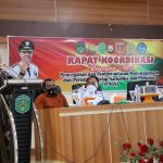 Bupati Luwu Timur (Lutim), H. Budiman bersama Forum Koordinasi Pimpinan Daerah Kabupaten Luwu Timur, serta Ketua Badan Narkotika Nasional (BNN) Kota Palopo, menghadiri Rapat Koordinasi TP4GN di Aula Kantor Bupati, Kamis (10/03/2022).