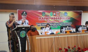 Bupati Luwu Timur (Lutim), H. Budiman bersama Forum Koordinasi Pimpinan Daerah Kabupaten Luwu Timur, serta Ketua Badan Narkotika Nasional (BNN) Kota Palopo, menghadiri Rapat Koordinasi TP4GN di Aula Kantor Bupati, Kamis (10/03/2022).