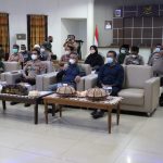 Rapat koordinasi secara virtual dipimpin langsung Bupati Luwu Timur, H. Budiman didampingi Kapolres Lutim, AKBP. Silvester Mangombo Marusaha Simamora, Kepala Kejaksaan Negeri Lutim, Muhammad Zubair, dan Danramil 1403-15/Malili, Capt. Inf. Dahlan di Aula Rujab Bupati, Kamis (10/03/2022) malam.