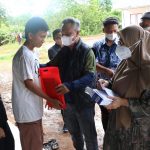 Dalam rangka ikut menggalakkan program Jumat Berbagi, Bupati Luwu Timur, H. Budiman, bersama Ketua TP PKK Kabupaten Luwu Timur, Hj. Sufriaty memberikan santunan kepada santri Pondok Pesantren Tahfidz Al-Quran Wahdah Islamiyah Malili, Jumat (11/03/2022).