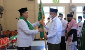 Bupati Luwu Timur, H. Budiman dilantik menjadi Mustasyar bersama dengan para Pengurus Cabang Nahdlatul Ulama (NU) Kabupaten Luwu Timur yang berlangsung di Aula Kantor Kecamatan Tomoni, Sabtu (12/03/2022).