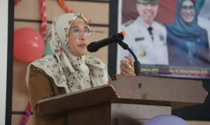 Bunda Forum Anak Kabupaten Luwu Timur (Lutim), Hj. Sufriaty menghadiri sekaligus membuka Kongres Anak dalam rangka Pemilihan Duta Anak Kabupaten Lutim Tahun 2022, yang diselenggarakan oleh Dinas Sosial, Pemberdayaan Perempuan dan Perlindungan Anak (Dinsos P3A), di Aula Disdikbud, Selasa (15/03/2022).