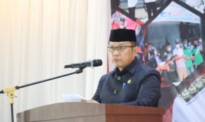 Ketua DPRD Luwu Timur, Aripin saat menyampaikan sambutannya pada kegiatan musyawarah Rencana Pembangunan (Musrenbang) dalam rangka Penyusunan Rencana Kerja Pemerintah Daerah (RKPD) Kabupaten luwu Timur tahun 2023, bertempat di Gedung Wanita Simpurusiang, Kamis (17/03/2022).