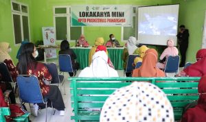 Rombongan Tim Percepatan Penanggulangan Stunting Kabupaten Luwu Timur yang terdiri dari Bappelitbangda, Dinas Pengendalian Penduduk dan Keluarga Berencana, Dinas Kesehatan, Dinas Kominfo-SP, Dinas Pemberdayaan Masyarakat dan Desa, Dinas PU, pengurus TP-PKK, serta Puskesmas se-Kabupaten Luwu Timur diterima oleh Kepala Bappeda Sinjai, Irwan Suaib, S.STP, M.Si dan Kepala Dinas Kesehatan Sinjai, dr. Emmy Kartahara Malik, MARS. di Ruang Pola Kantor Bupati Sinjai, Jumat (18/03/2022).