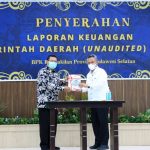 Bupati Luwu Timur (Lutim), H. Budiman menyerahkan Laporan Keuangan Pemerintah Daerah (UNAUDITED) T.A. 2021 kepada Badan Pemeriksa Keuangan (BPK) RI Perwakilan Provinsi Sulawesi Selatan (Sulsel), bertempat di Auditorium BPK RI Perwakilan Provinsi Sulsel, Makassar, Jumat (18//03/2022).