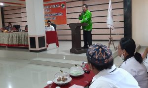 Kepala Dinas Perdagangan Koperasi Perindustrian (Disdagkoprin) UKM Kabupaten Luwu Timur, Senfry Oktavianus membuka secara resmi Rapat Anggota Tahunan (RAT) Koperasi Pegawai Negeri (KPN) Karya Mekar Tahun Buku 2021, bertempat di Hotel Sikumbang Tomoni, Sabtu (19/03/2022).