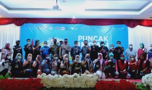 Mewakili Bupati Luwu Timur, Staf Ahli Hukum dan Pemerintahan, dr. H. April resmi melaunching Forum Pemuda Puncak Indah (FPPI) Kabupaten Lutim yang dirangkaikan dengan sabtu sehat, donor darah dan vaksinasi Covid 19, di Gedung Wanita Simpurusiang, Malili, Sabtu (19/03/2022).