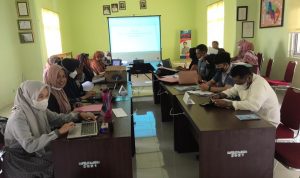 Dalam rangka persiapan penilaian Evaluasi Kabupaten/Kota Layak Anak (KLA) Tingkat Nasional Tahun 2022. Maka Tim Gugus Tugas KLA Lutim melakukan penginputan data KLA oleh masing-masing Kluster atas indikator KLA dari Unit kerja terkait, bertempat di Aula Kantor Balitbangda, Jumat (25/03/2022).