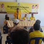 Ketua DPD II Partai Golkar Luwu Timur Membuka kegiatan Musyawarah Kecamatan Wotu, di Aula kediaman Anggota DPRD Luwu Timur fraksi Golkar Heryanti Harun, Desa Lampenai, kecamatan Wotu, Minggu (27/3/22).