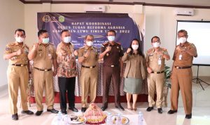 Sekretaris Daerah, H. Bahri Suli mewakili Bupati Luwu Timur membuka Rapat Koordinasi (rakor) Gugus Tugas Reforma Agraria (GTRA) Kabupaten Luwu Timur Tahun 2022 yang diselenggarakan oleh Badan Pertanahan Nasional (BPN) Lutim, di Aula Hotel I Lagaligo, Kecamatan Malili, Selasa (29/03/2022).