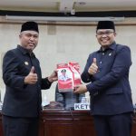 Bupati Luwu Timur (Lutim), H. Budiman menghadiri Rapat Paripurna dengan agenda penyampaian dan penyerahan Laporan Keterangan Pertanggungjawaban (LKPJ) Bupati Lutim Tahun Anggaran 2021 kepada DPRD, sekaligus dilakukan penetapan pansus, di Ruang Sidang DPRD Lutim, Selasa (29/03/2022).