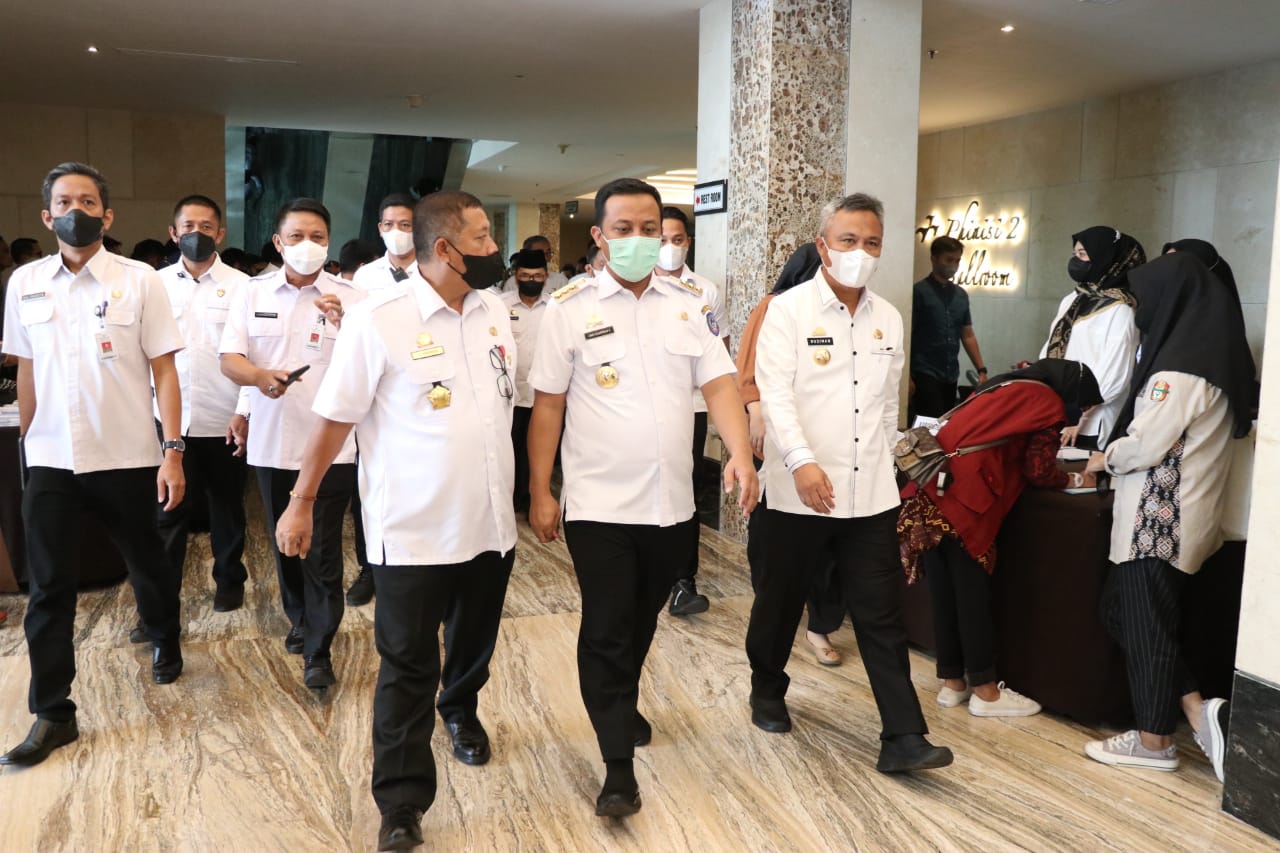 Bupati Luwu Timur, H. Budiman menghadiri acara Musyawarah Perencanaan Pembangunan (Musrenbang) Rencana Kerja Pemerintah Daerah (RKPD) Provinsi Sulawesi Selatan Tahun 2023 di Ballroom Phinisi 2 Claro Hotel, Makssar, Rabu (30/03/2022).