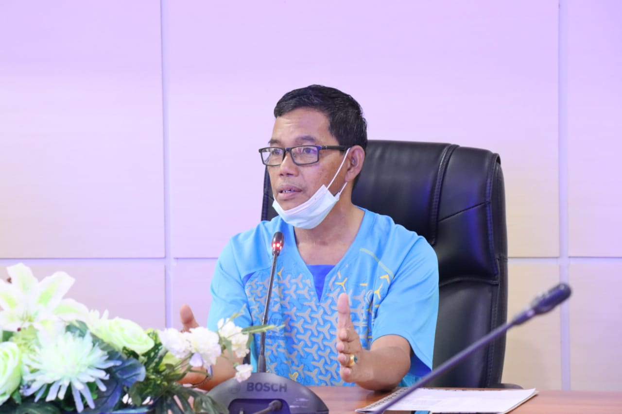 Staf Ahli Pembangunan Kabupaten Luwu Timur (Lutim), Rapiuddin, didampingi Asisten Pemerintahan, Aini Endis Anrika dan Asisten Administrasi, Nursih Hariani, memimpin Rapat Persiapan Silaturahmi dan Kunjungan Kerja (Kunker) Pemerintah Kabupaten Lutim Tahun 1443 H/2022 M, di ruang rapat Pimpinan Kantor Bupati Lutim, Rabu (30/03/2022).