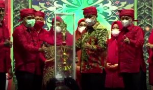 Kecamatan Wotu menjadi juara umum pada kegiatan MTQ ke IX Tingkat kabupaten Luwu timur, Bupati menyerahkan piala kepada kecamatan Wotu, Senin (14/3/22), Malam.