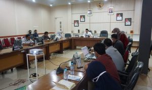 Dewan Gelar Rapat Badan Musyawarah terkait perubahan jadwal pada bulan April tahun 2022, di ruang rapat kantor DPRD Luwu Timur, Desa puncak indah, Malili, Senin (18/4/22).