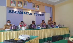 Dalam rangka akselerasi vaksinasi covid 19 di Kabupaten Luwu Timur, maka Pemkab. Luwu Timur bekerjasama dengan Polres Lutim melakukan safari sosialisasi vaksinasi Covid19 pada 11 Kecamatan se Luwu Timur.