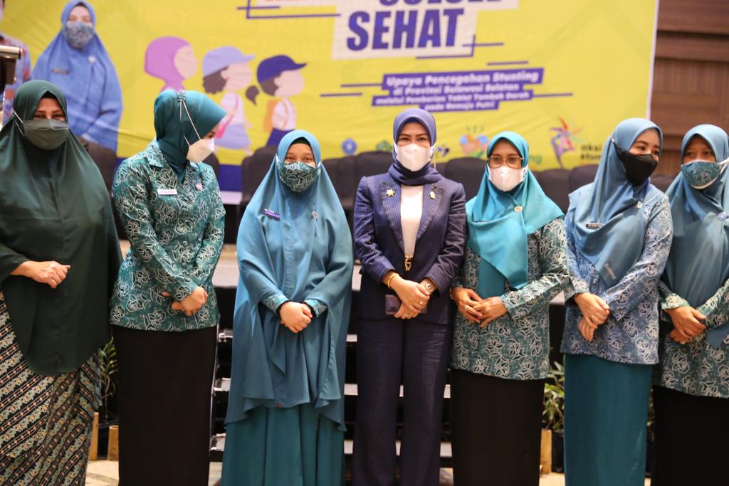 Ketua TP PKK Kabupaten Luwu Timur, Hj. Sufriaty Budiman menghadiri Gerakan Bersama Remaja Sulsel Sehat (Germas) Minum Tablet Tambah Darah di 24 Kabupaten/Kota bertempat di Hotel Four Point Makassar, Jumat (01/04/2022).