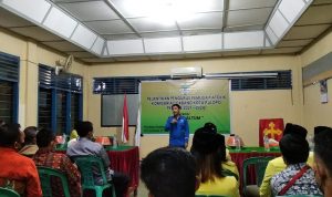 Ketua KNPI Palopo, Umar, membawakan sambutan pada kegiatan pelantikan pemuda katolik Palopo, Sabtu (2/4/22).