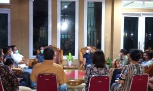 Panitia Pesta Paduan Suara (Pesparawi) Nasional XIII Tahun 2022 Kabupaten Luwu Timur yang akan mengikuti event Nasional di Yogyakarta bulan Juni mendatang, melakukan audiens dengan Bupati Luwu Timur, H. Budiman di Rumah jabatan Bupati , Jum'at (01/04/2022) malam.