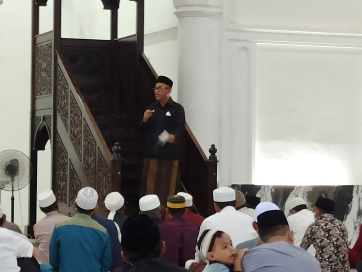 Pemerintah melalui Kementerian Agama RI, pada Jumat (01/04/2022) malam resmi mengumumkan bahwa 1 Ramadhan 1443 Hijriyah jatuh pada hari Minggu (03/04/2022). Dengan demikian, malam ini adalah malam pertama pelaksanaan sholat tarawih, tak terkecuali di Kabupaten Luwu Timur.