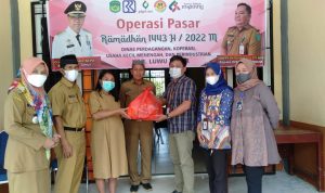 Dalam rangka meringankan beban masyarakat di bulan suci ramdhan dan menyambut hari raya Idul Fitri 1443 H/2022 M, Dinas Perdagangan Koperasi Perindustrian UKM Kabupaten Luwu Timur menggelar kegiatan pasar murah ramdhan pada 11 Kecamatan se Luwu Timur.