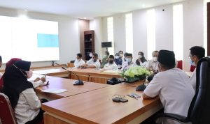 Tim Pengawas Obat dan Makanan Kabupaten Luwu Timur (Lutim) melakukan rapat koordinasi (Rakor) dalam rangka peningkatan pembinaan pengawasan obat dan makanan di daerah Lutim. Rakor tersebut berlangsung di Ruang Rapat Pimpinan, Rabu (13/04/2022).