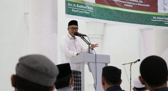 Malam ke-17 ramadhan, Pemerintah Kabupaten Luwu Timur menggelar Peringatan Nuzulul Qur'an tingkat Kabupaten 1443 H / 2022 M, di Masjid Agung Malili, Kelurahan Malili, dirangkaikan dengan Shalat Tarwih berjamaah, Senin (18/04/2022) malam.