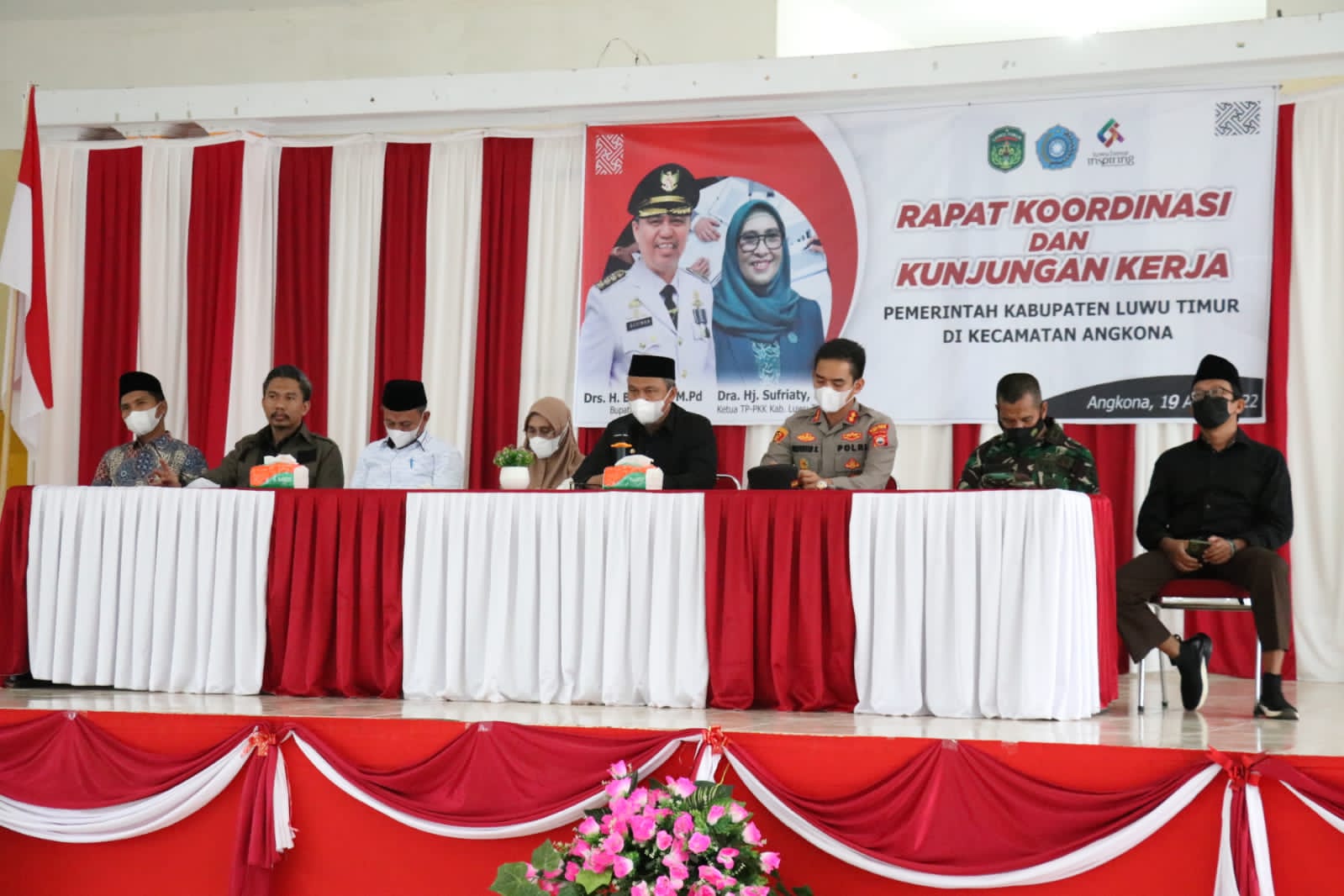 Setelah sehari sebelumnya melakukan kunjungan kerja (kunker) di ibukota kabupaten yakni Kecamatan Malili, kembali Bupati Luwu Timur, H. Budiman melakukan hal yang sama, kali ini Kecamatan Angkona yang menjadi sasaran kunjungannya, Selasa (19/04/2021).