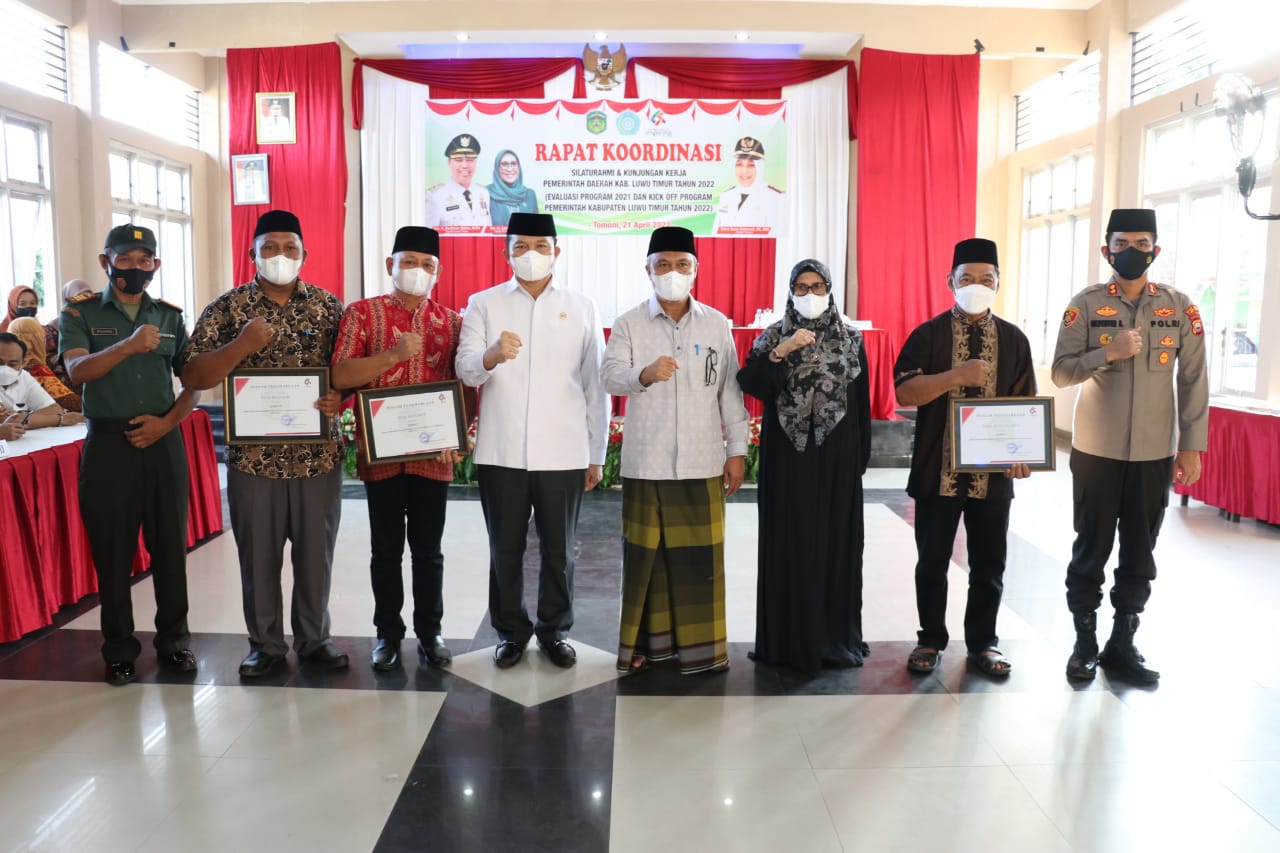 Bupati Luwu Timur, H. Budiman kembali melanjutkan kunjungan Kerjanya di kecamatan dalam rangka evaluasi program 2021 dan kick off program 2022 Pemerintah Kabupaten Luwu Timur berbasis kecamatan, Kamis (21/04/2022).