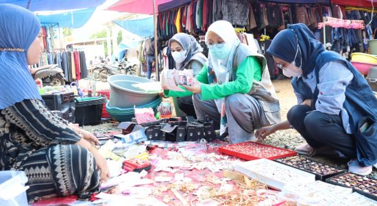 Tim Pengawas obat dan makanan Daerah Kabupaten Luwu Timur (Lutim) terus bergerak, kali ini Tim melakukan pengawasan di Pasar Wawondula Kecamatan Towuti, Sabtu (23/04/2022).