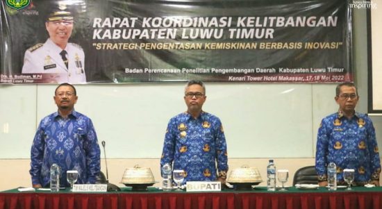 Bupati Luwu Timur, H. Budiman didampingi Sekretaris Daerah (Sekda), H. Bahri Suli membuka secara resmi Rapat Koordinasi (Rakor) Kelitbangan Lutim, bertempat di Hotel Kenari Makassar, Selasa (17/05/2022).