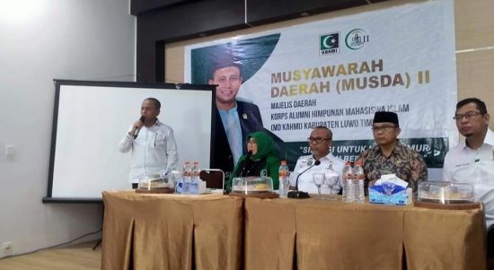 Ketua KAHMI Luwu Timur, Muh. Siddiq Menyampaikan Sambutan dalam Pembukaan Musyawarah Daerah II KAHMI Luwu Timur di Aula Wisma Golden, Malili, Jum'at (10/06/22).