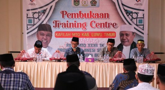 Lembaga Pengembangan Tilawatul Qur’an (LPTQ) Lutim menggelar Training Center (TC) di Hotel I Lagaligo Malili, Minggu (19/06/2022). Guna memantapkan persiapan para Kafilah Kabupaten Luwu Timur yang akan mengikuti Musabaqah Tilawatil Qur’an (MTQ) XXXII tingkat Provinsi Sulawesi Selatan di Kabupaten Bone.