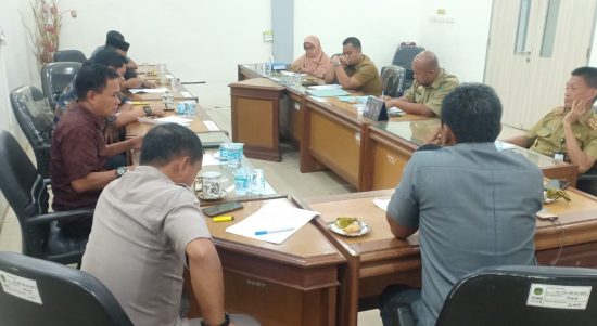 Komisi III DPRD Luwu Timur Menggelar Rapat Dengar Pendapat bersama Dinas Lingkungan Hidup, Rapat tersebut membahas terkait persoalan pertambangan di kabupaten Luwu timur, Senin (20/06/22).